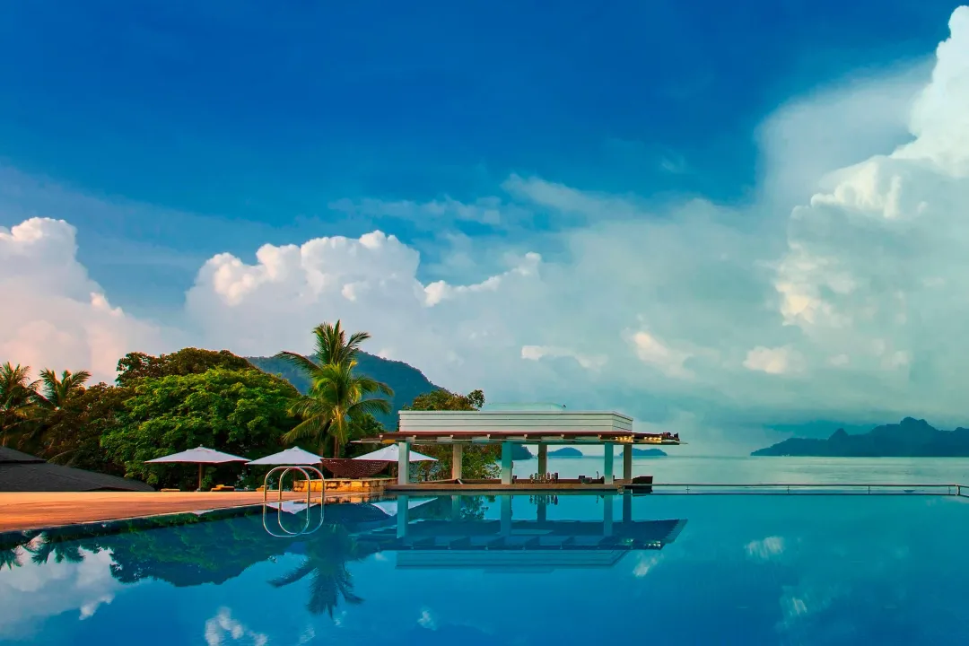 The-Westin-Langkawi-Splash-Pool-Bar
