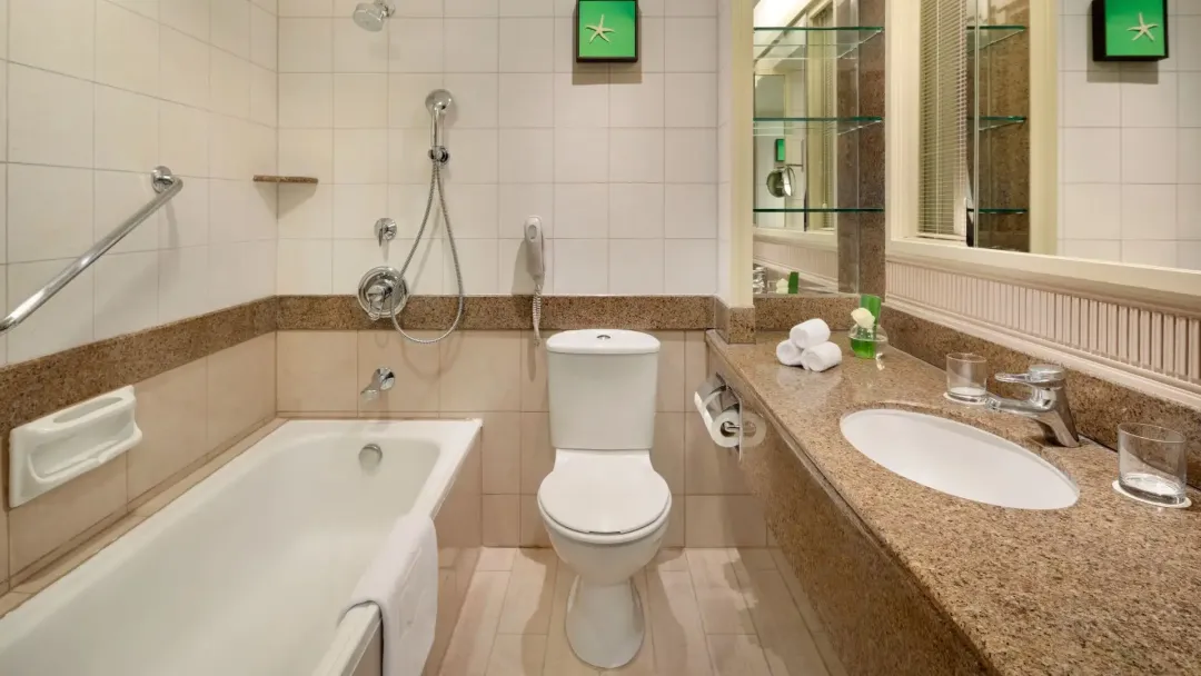 Shangri-La-Golden-Sands-Superior-Room-Washroom