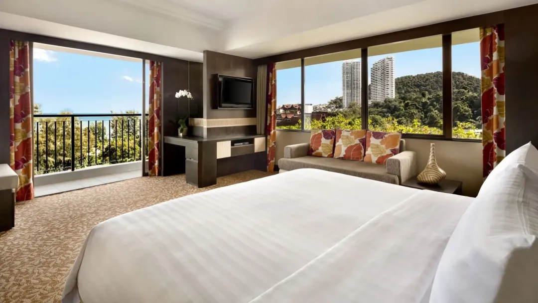 Golden-Sands-Executive-Suite-View