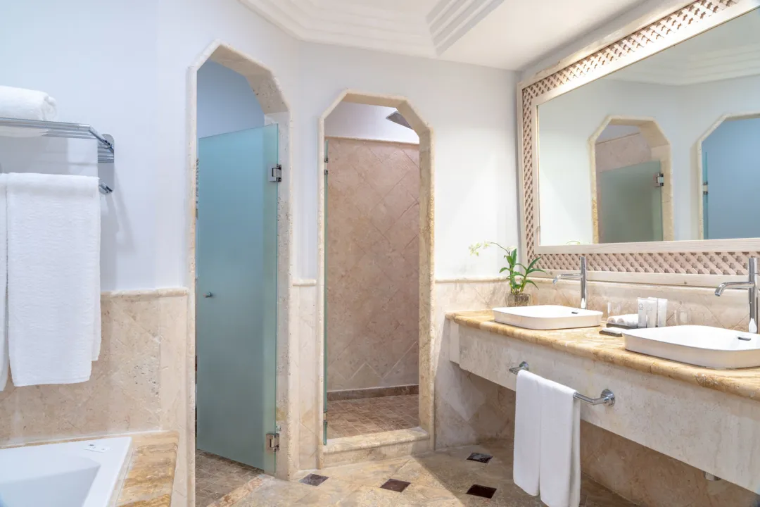 Beachfront Junior Suite - Bathroom View