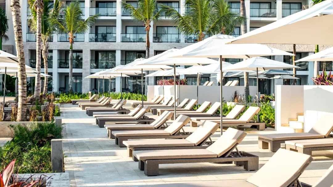 Hyatt Zilara Cap Cana - Pool Lounge
