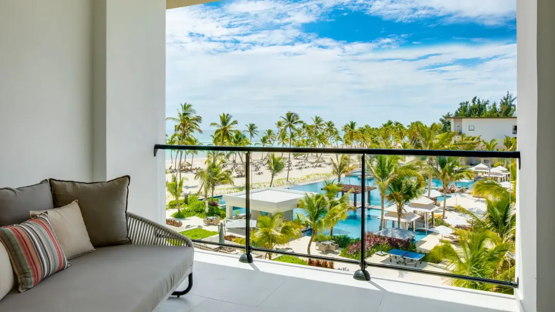 Ocean View Junior Suite King - Balcony Lounge