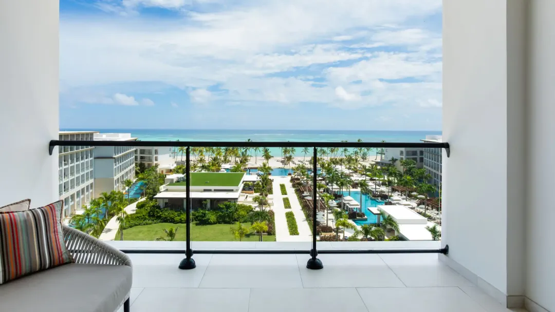 Ocean View Junior Suite King - Balcony with Sea View