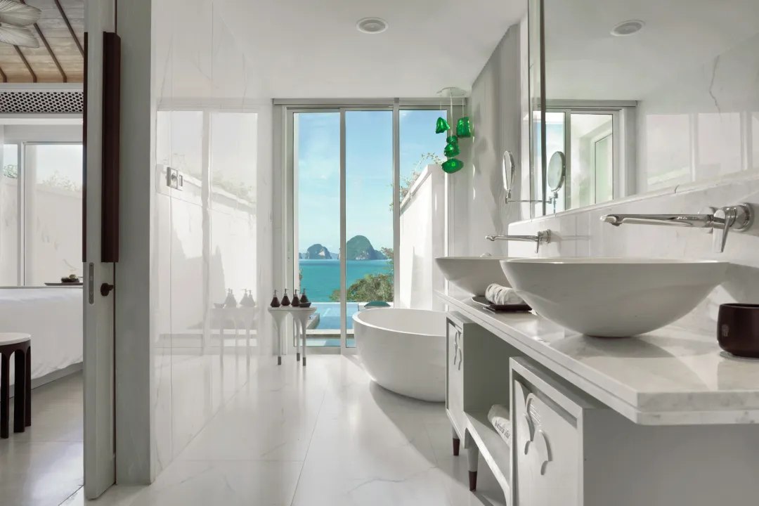 Banyan-Tree-Krabi-Premium-Ocean-Pool-Suite-BAthroom