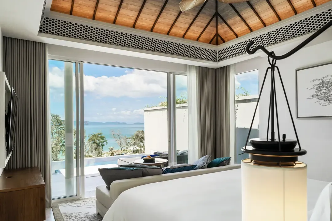 Banyan-Tree-Krabi-Premium-Ocean-Pool-Suite-King-Bed