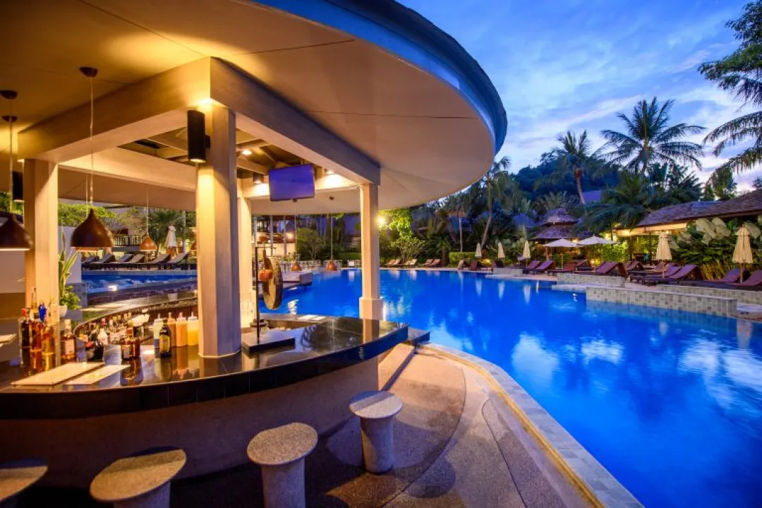 Krabi-Le-Playa-Resort-Pool-Bar-View