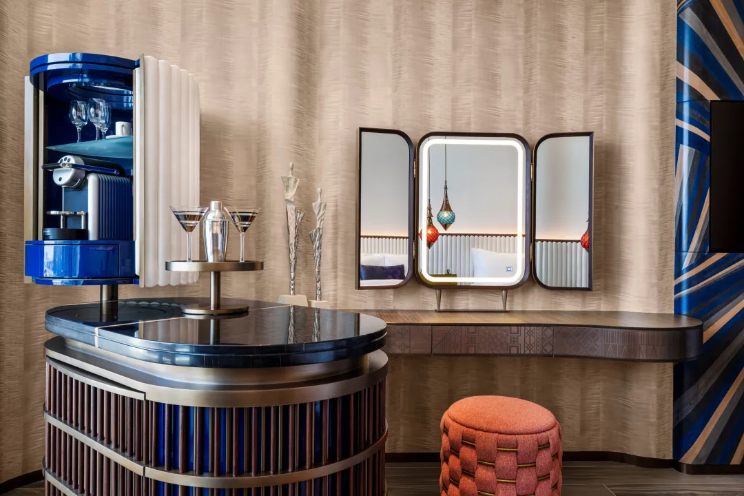 W-Dubai-Mina-Seyahi-Deluxe-Harbour-View-Room-Mini-bar