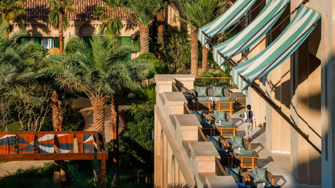 Four-Seasons-Dubai-Terrace-Dining