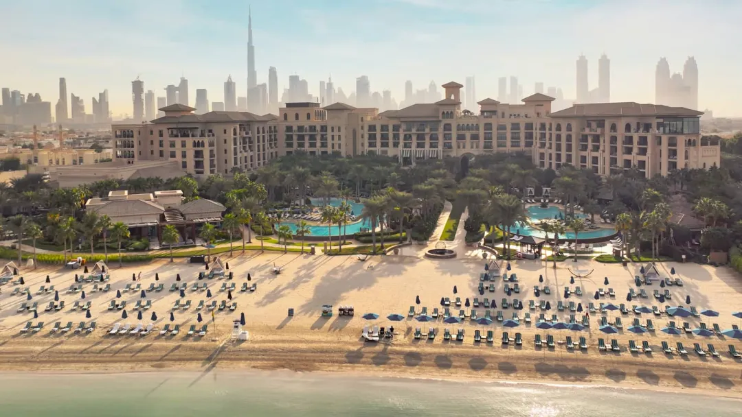 Four-Seasons-Dubai-Beach-Area