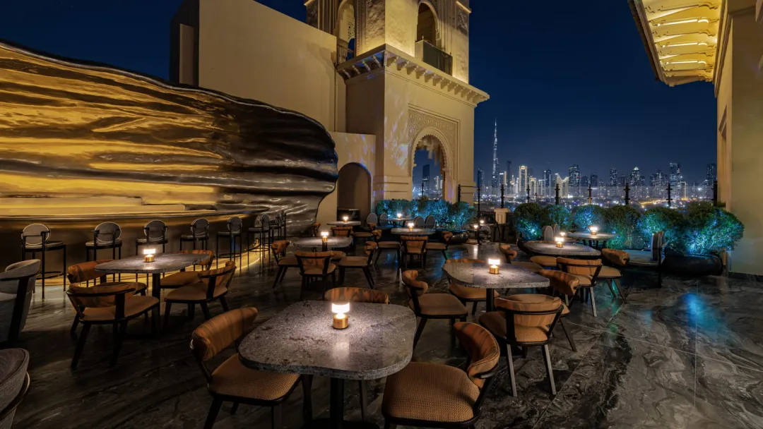 Four-Seasons-Dubai-Mercury-Rooftop