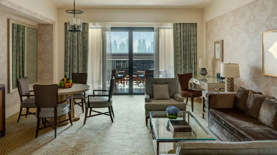 Four Seasons Dubai -Jumeirah Skyline View Suite - Lviing Room