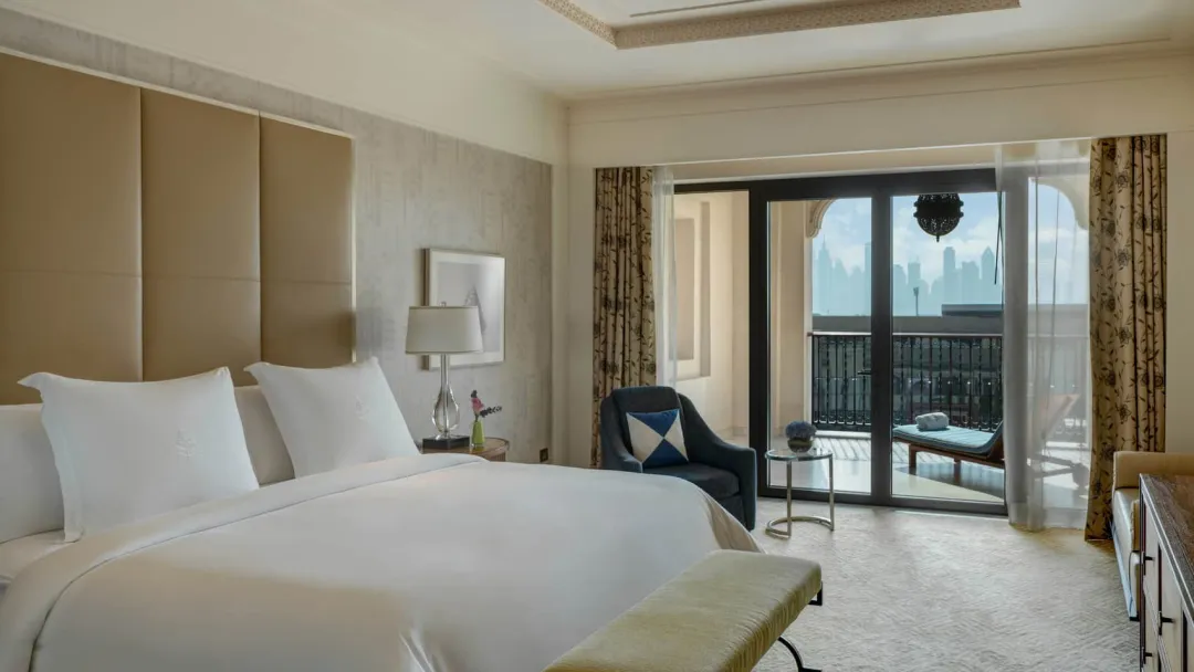 Four Seasons Dubai -Jumeirah Skyline View Suite -King Bed