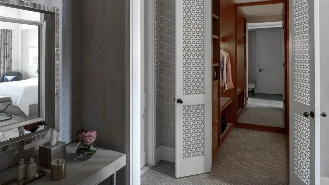 Four Seasons Dubai -Jumeirah Skyline View Suite - Closet