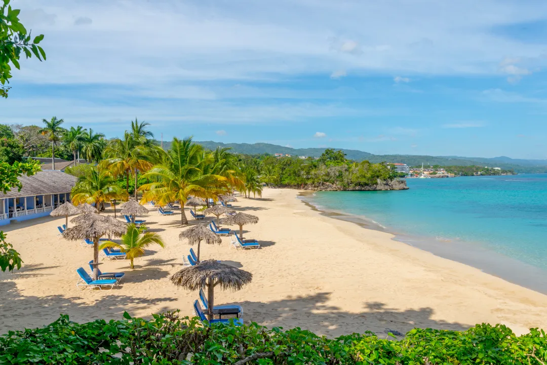 Jamaica Inn - Beach Lounge