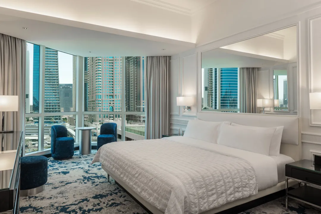 Le-Meridien-Mina-Seyahi-Beach-Resort-and-waterpark-Club-Skyline-View-Room-King-Bed