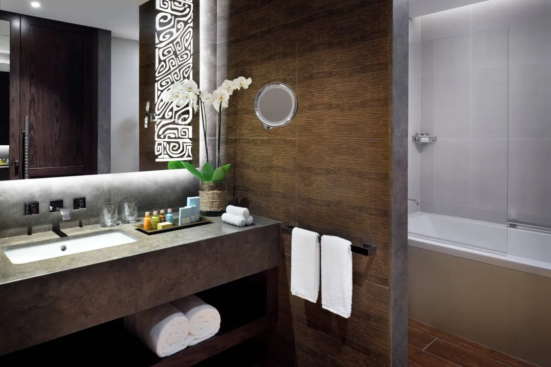 Lapita-Dubai-Parks-Deluxe-Resort-View-Bathroom