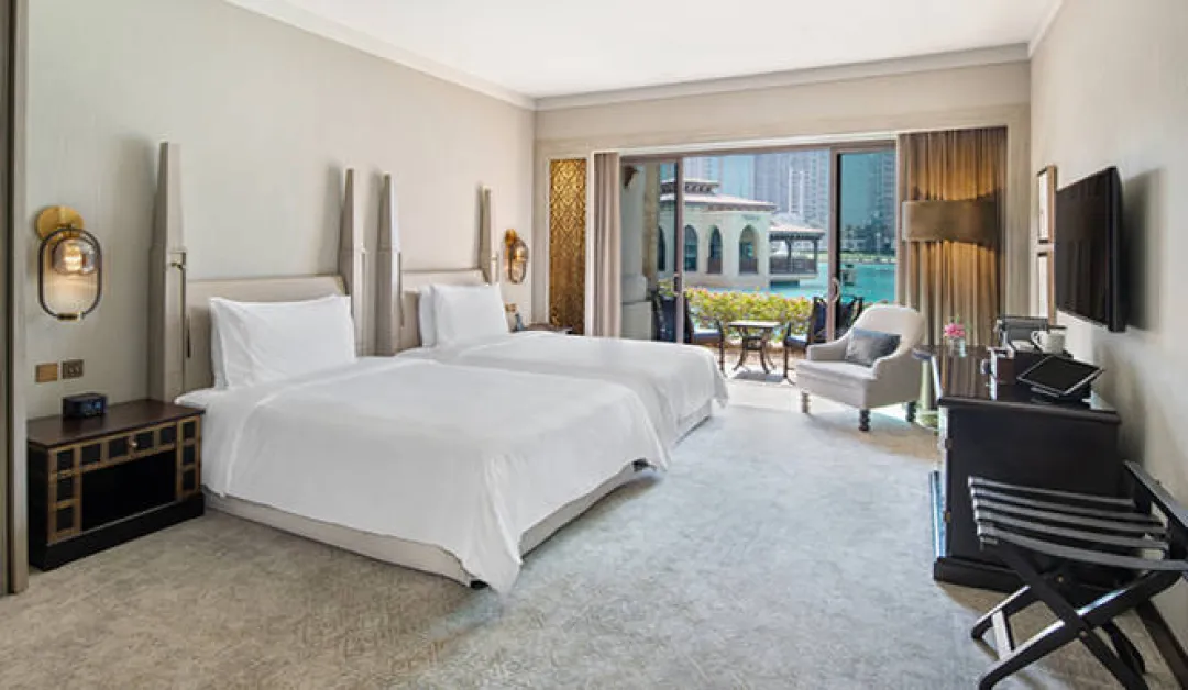 Palace-Downtown-Deluxe-Fountain-View-Room-Twin-Bed