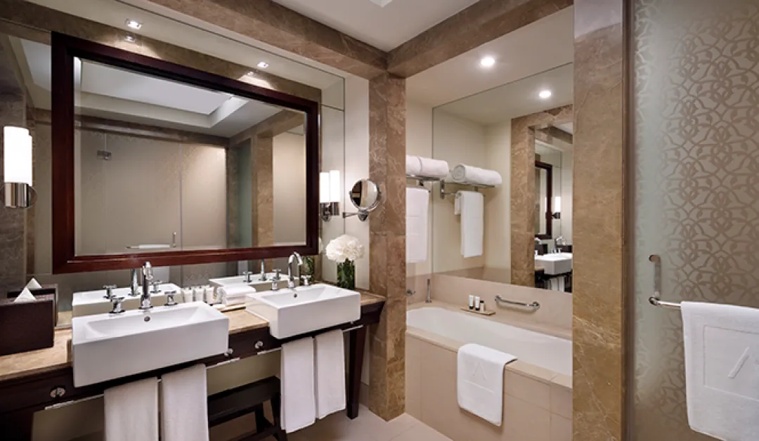 Palace Downtown - Palace Fountain View Room - Bathroom