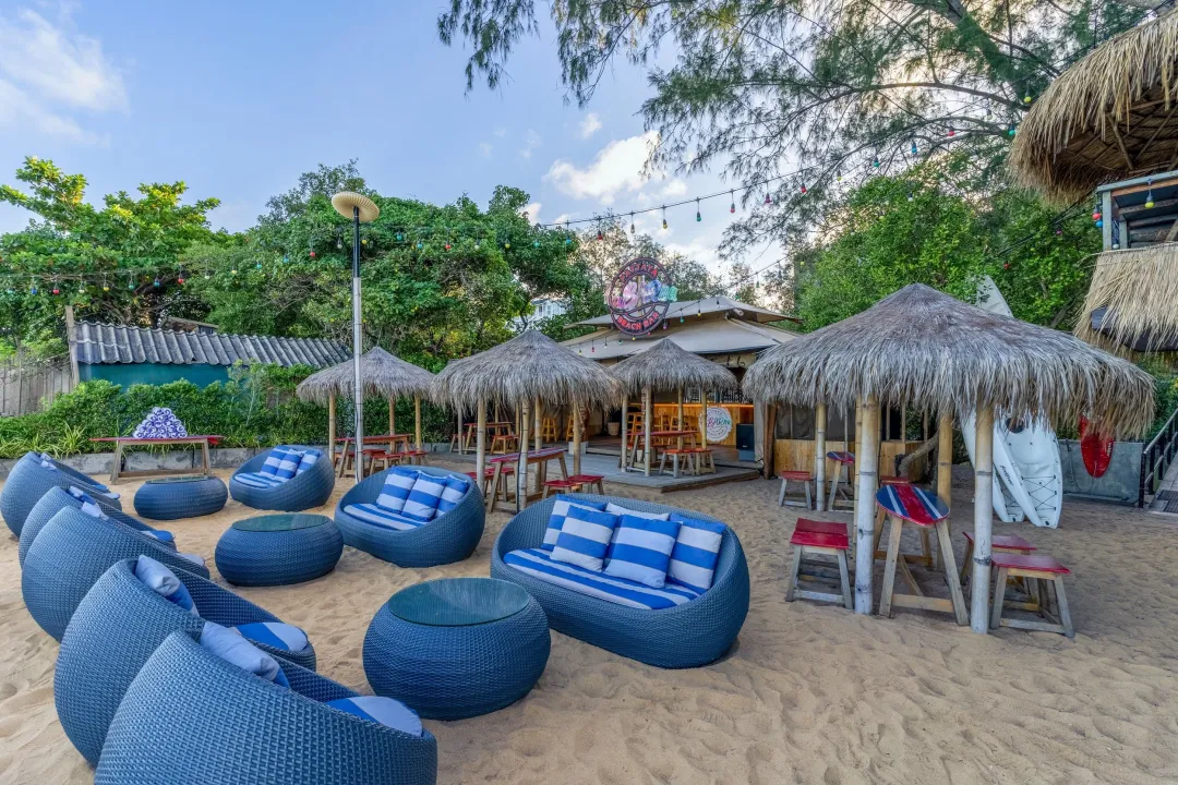 Bayphere-Hotel-Pattaya-Beach-Bar