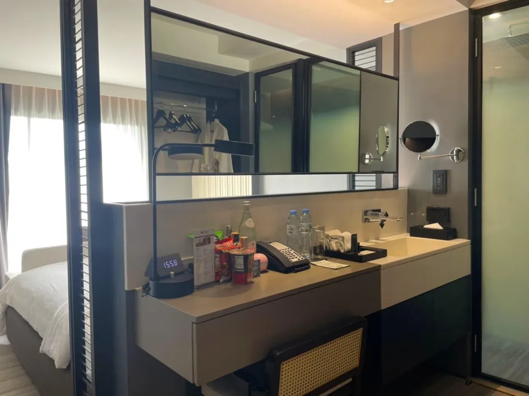 Bayphere-Hotel-Pattaya-Executive-Garden-View-Room-Bathroom