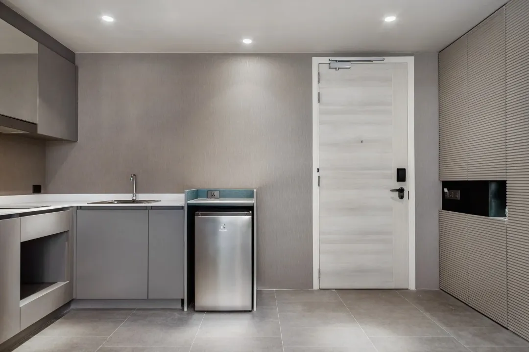 Bayphere-Hotel-Pattaya-One-Bedroom-Suite-Kitchenette