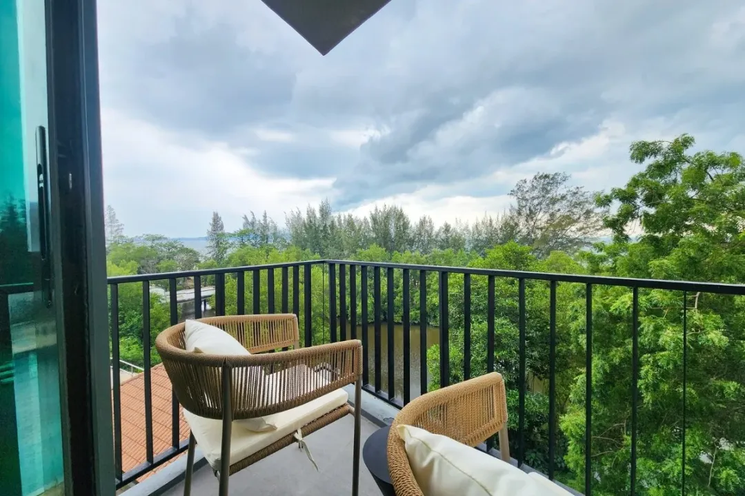 Bayphere-Hotel-Pattaya-Two-Bedroom-Suite-Balcony