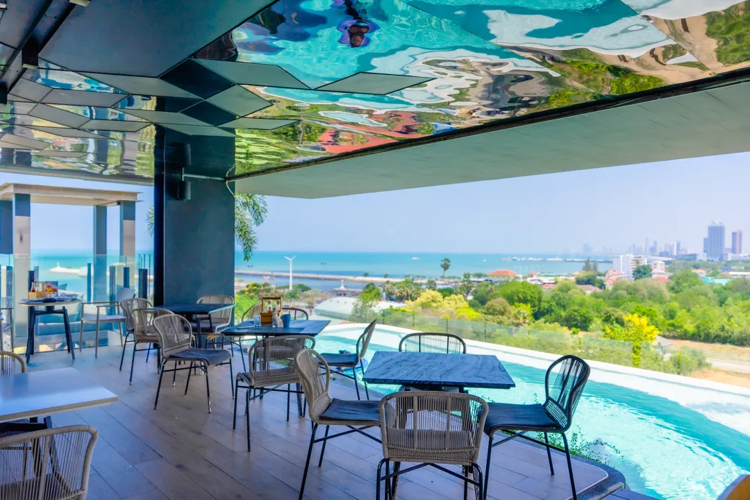 Seaphere-Hotel-Pattaya-Restaurant Full View
