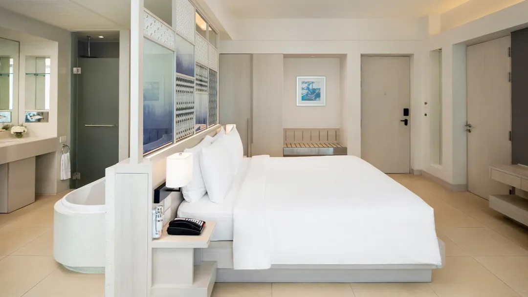 Amari-Pattaya-Deluxe-Room-Detail