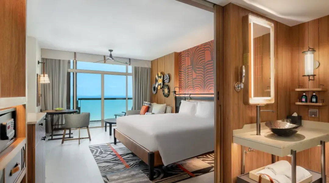 Centara-Pattaya-Premium-Explorer-Detail