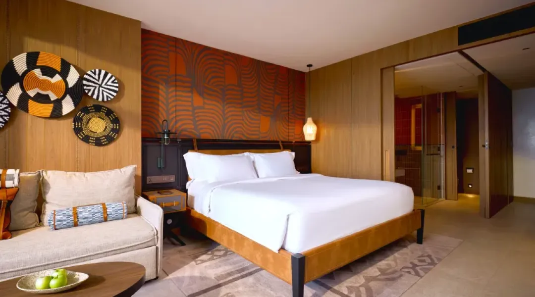 Centara-Pattaya-Premium-Spa-Explorer-Front-View