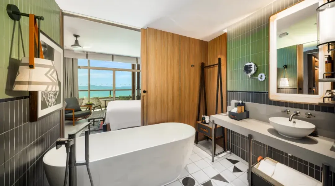 Centara-Pattaya-Mirage-Suite-Bathroom