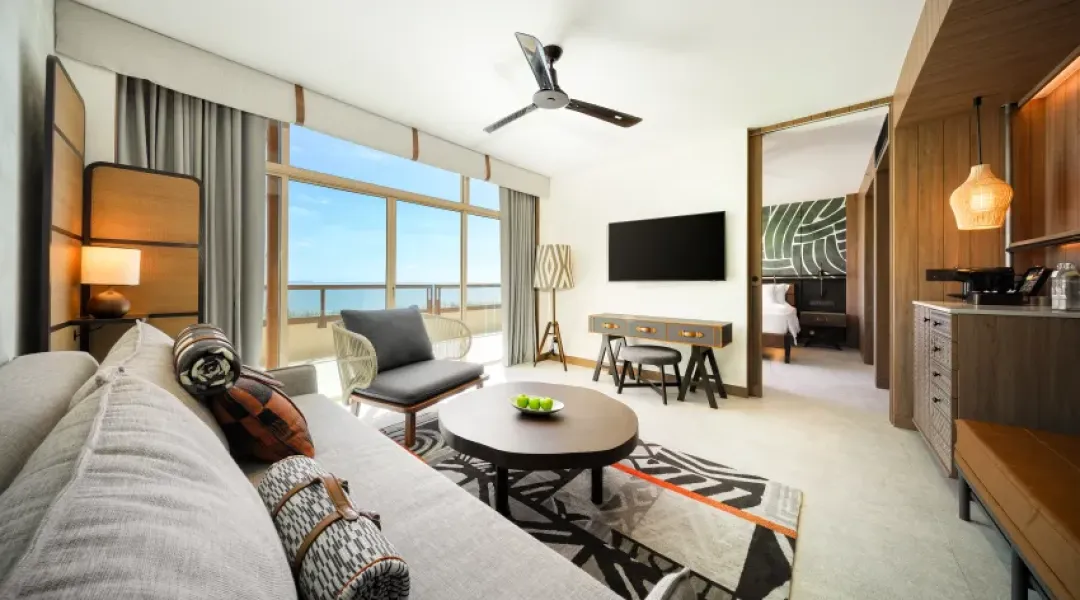 Centara-Pattaya-Mirage-Suite-Living-Room
