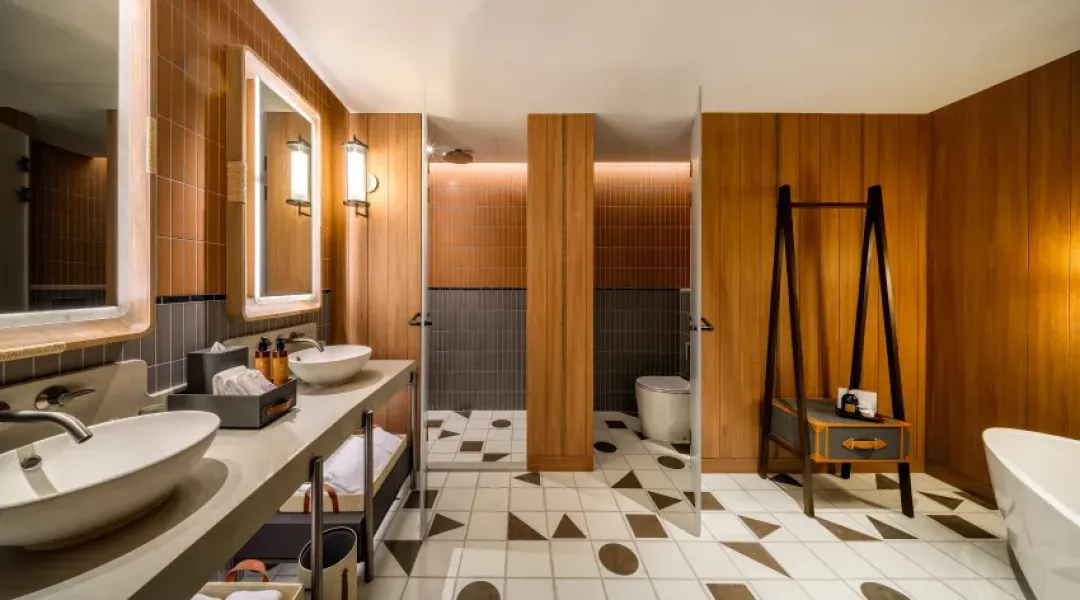 Centara-Pattaya-Mirage-Family-Suitee-Bathroom-Detail