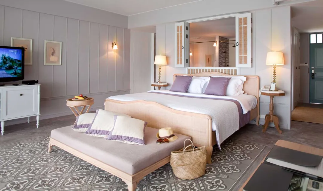 Devasom-Hua-Hin-Signature-Suite-King-Bed