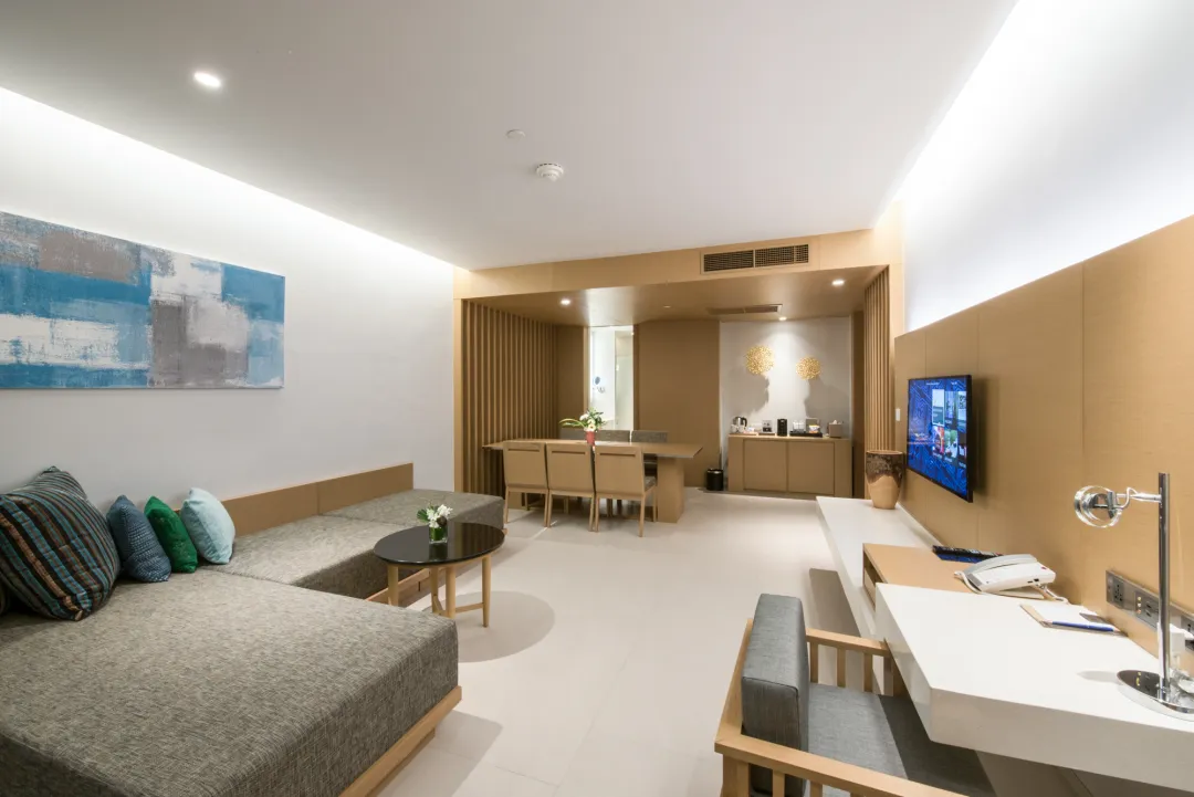 Ace-of-Hua-Hin-Two-Bedroom-Suite-Garden-View