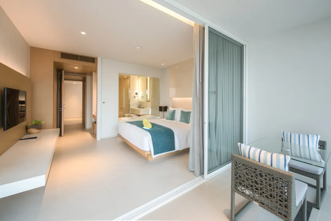 Ace-of-Hua-Hin-Two-Bedroom-Suite-Garden-View-Master-Bedroom