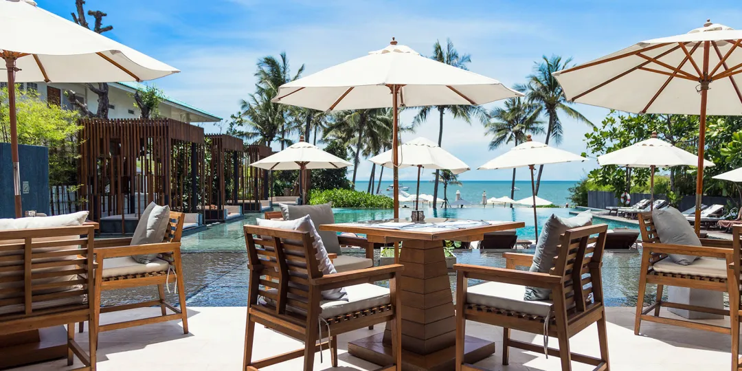 Cape-Nidhra-Hotel-Poolside-Dining