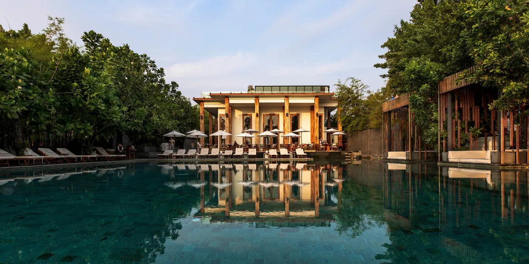 Cape-Nidhra-Hotel-Restaurant-by-the-Pool