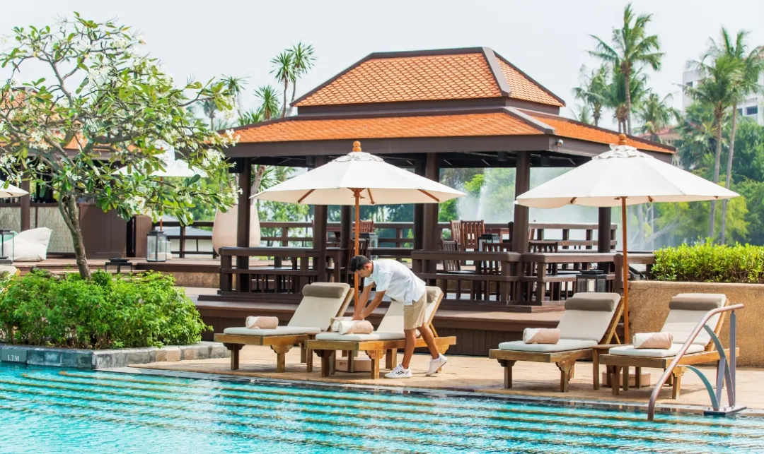 Dusit-Thani-Hua-Hin-Poolside-Terrace