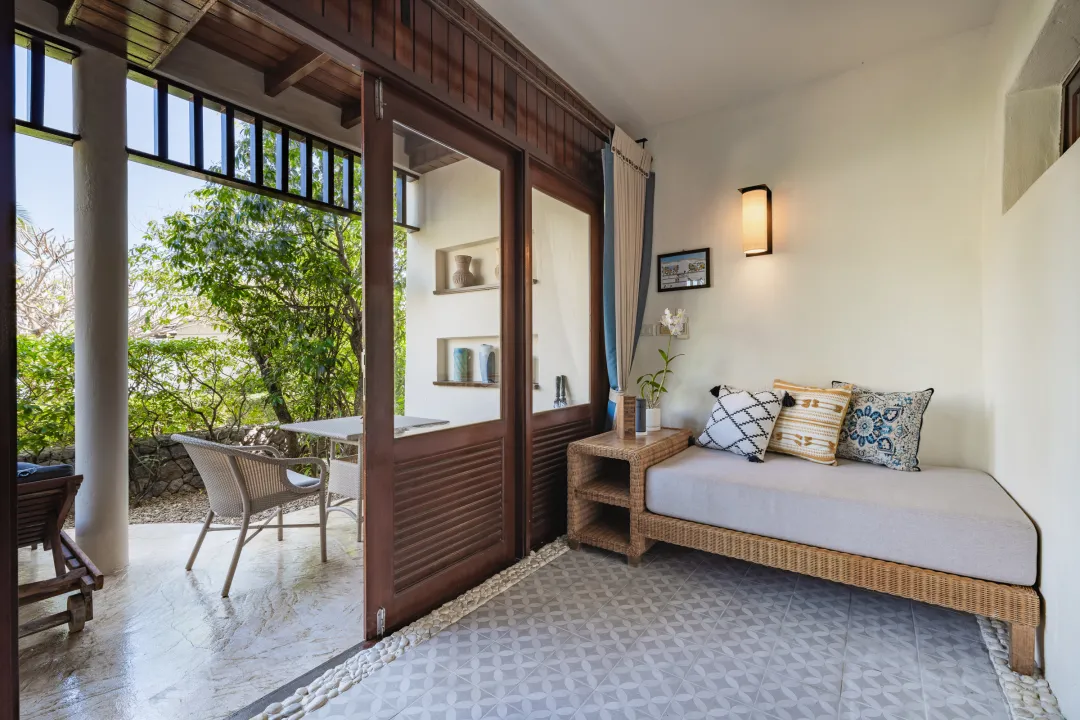 Aleenta Hua Hin - Garden Pool Suite - Patio Sofa