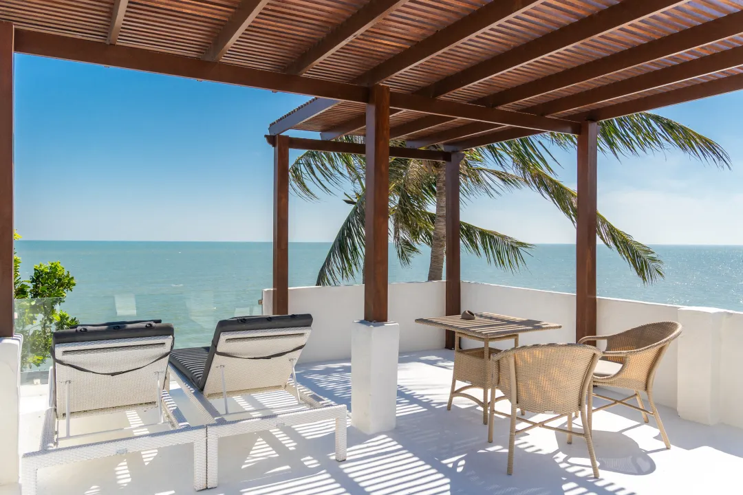 Aleenta Hua Hin - Beachfront Rooftop Suite - Balcony