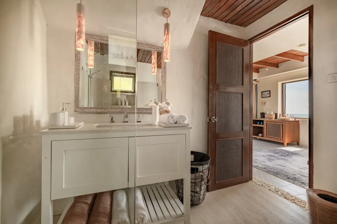 Aleenta Hua Hin - Beachfront Rooftop Suite - Bathroom