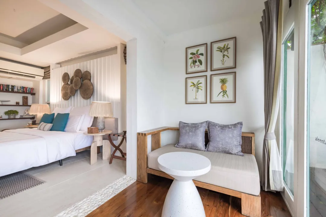 Aleenta Hua Hin - Beachfront Pool Access Suite - Sofa