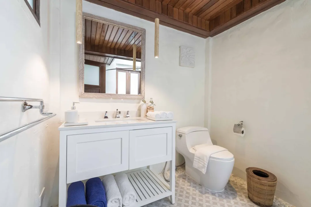 Aleenta Hua Hin - Beachfront Pool Suite -Bathroom details
