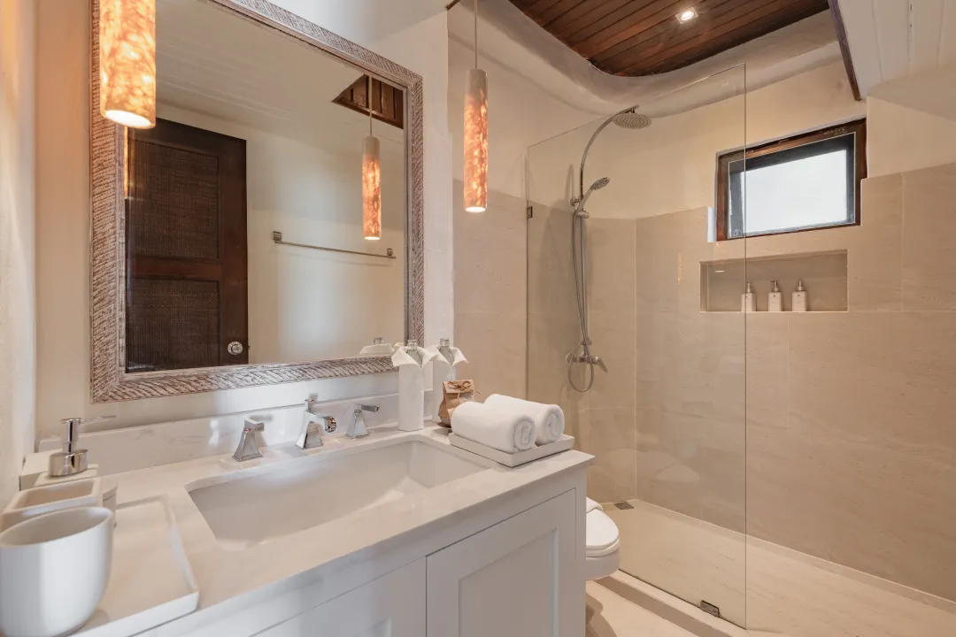 Aleenta Hua Hin - Beachfront Pool Suite -Bathroom