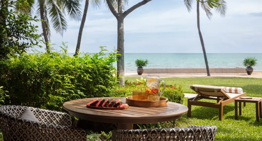Anantara-Hua-Hin-Deluxe-Sea-View-Terrace-TErrace