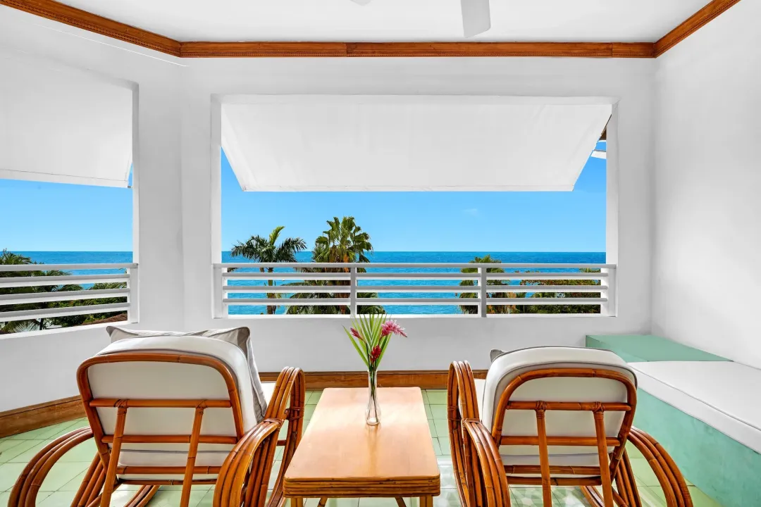 Great House Verandah Room - Balcony Lounge