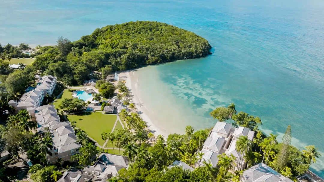 Couples Sans Souci - Island Exterior