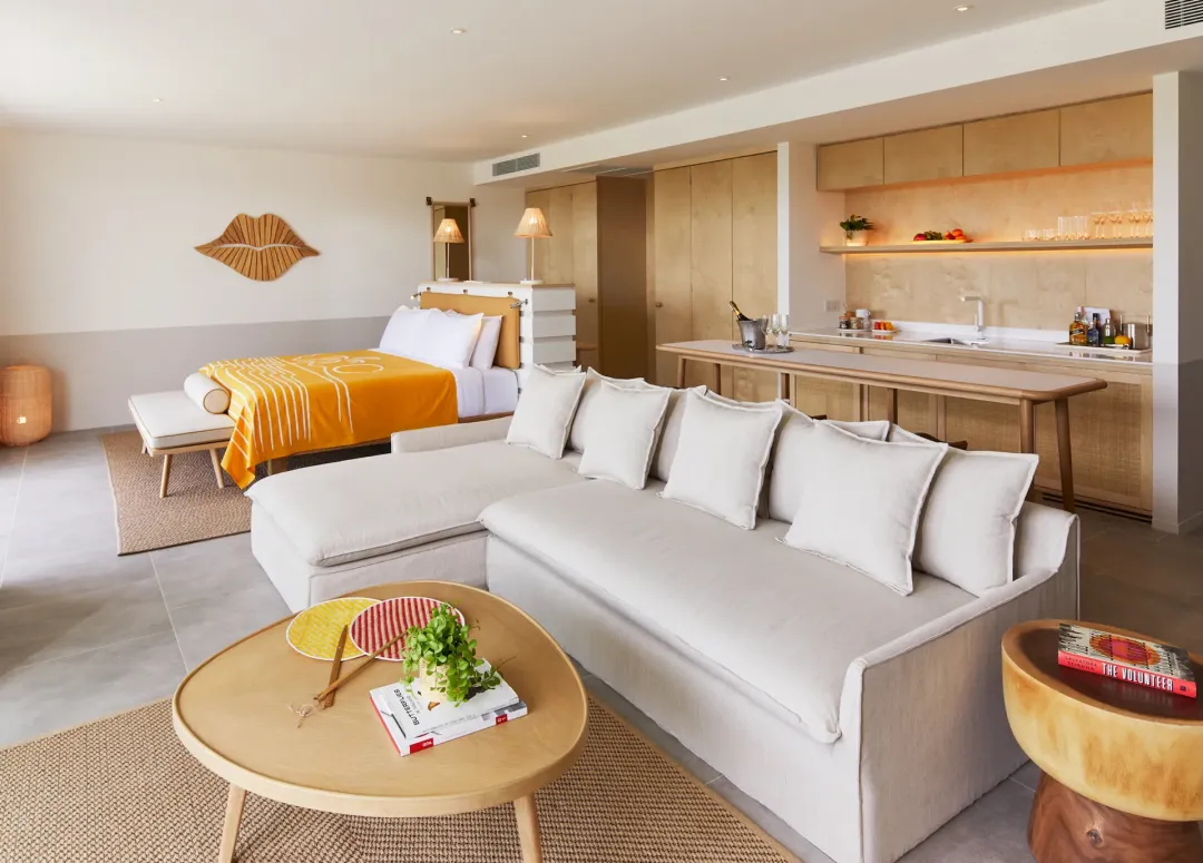 Stardard Hua Hin - Deluxe Suite - Living Space