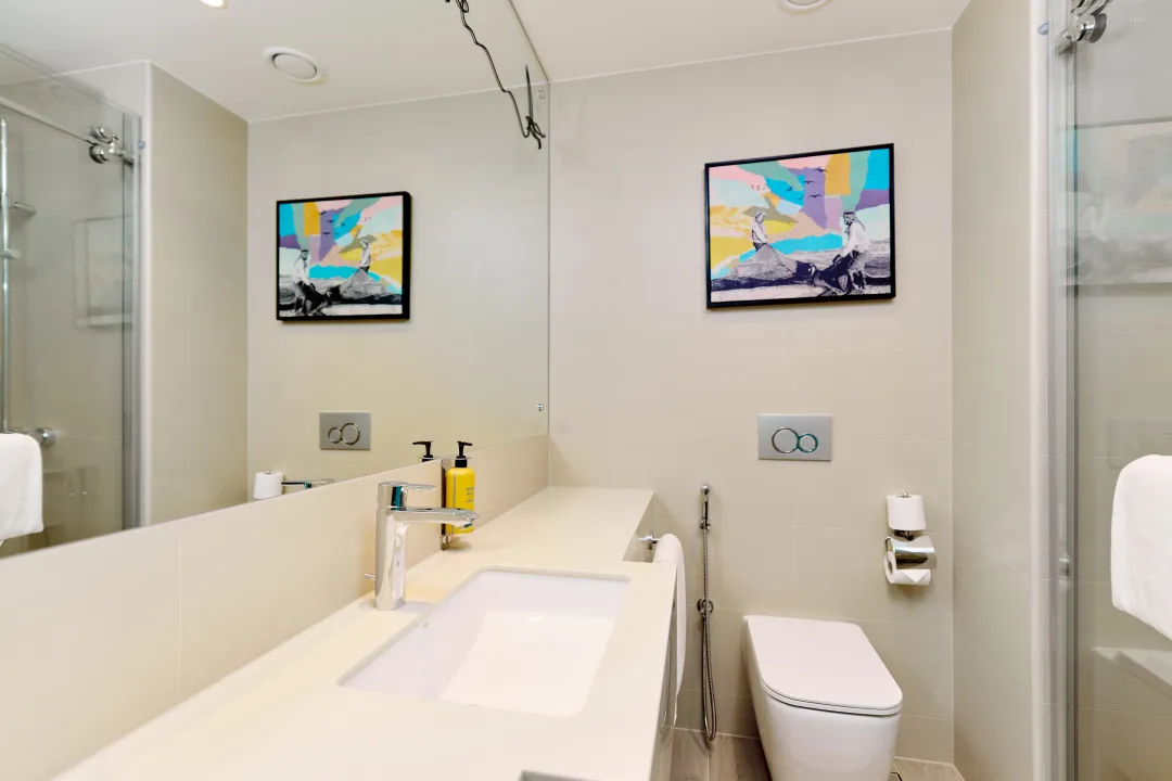 Rove-Marjan-Island-Rover-Room-Bathroom